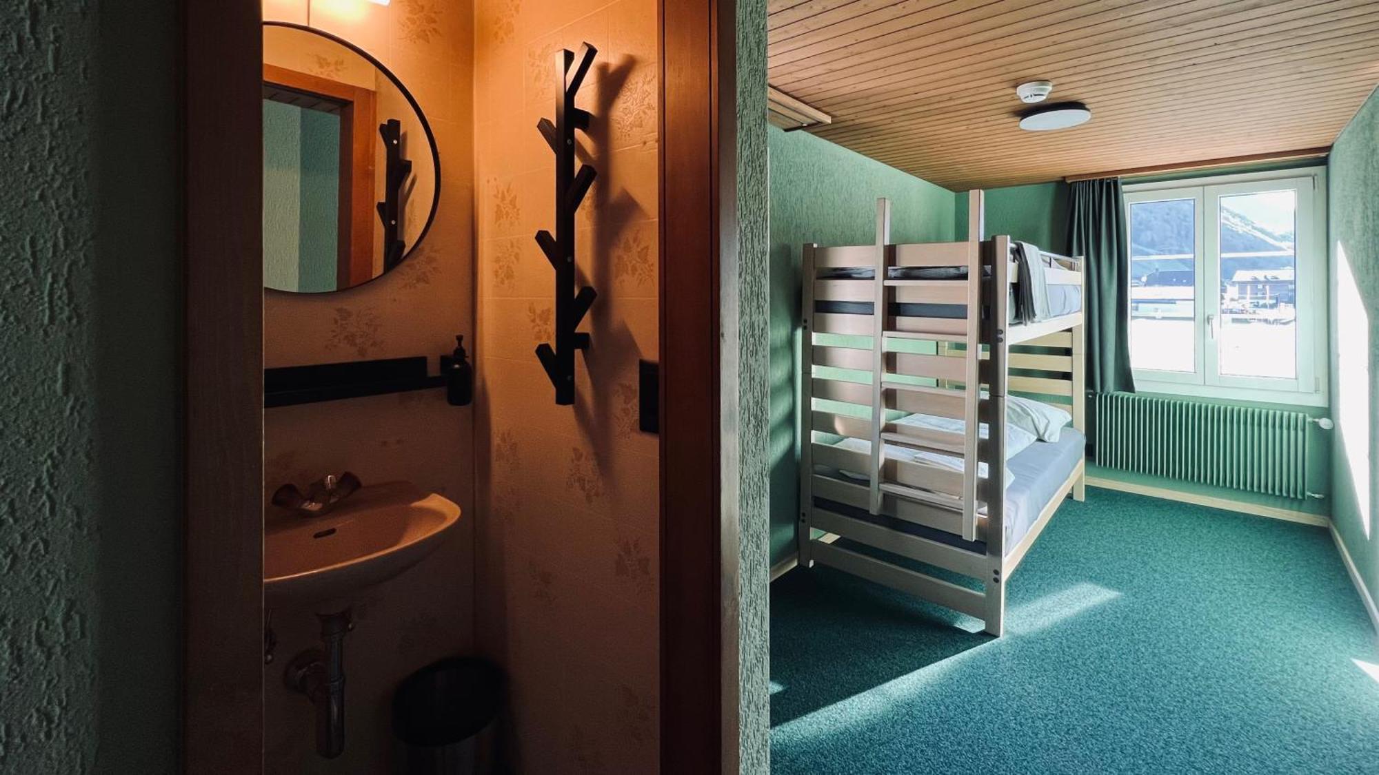 Hotel Alpina Einhorn - Self-Check-In Wolfenschiessen Buitenkant foto